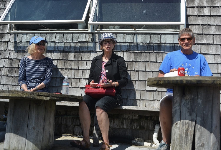 lunch on the Menemsha dock